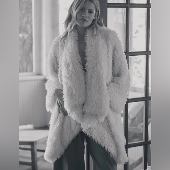 Anthropologie Jackets & Blazers - Daily Practice White faux fur drapey oversized coat by Anthropologie